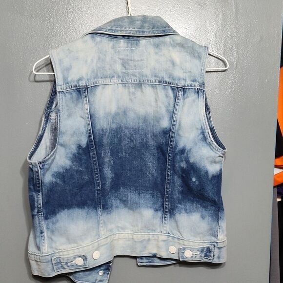 Levi's denim to tone  vest size medium - Picture 4 of 5